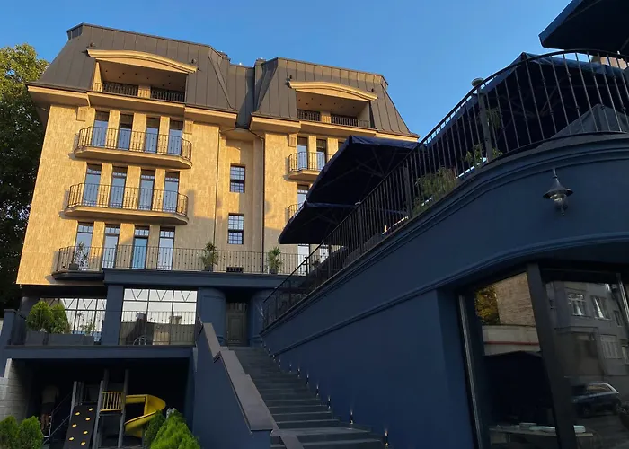 Ridge Apartments