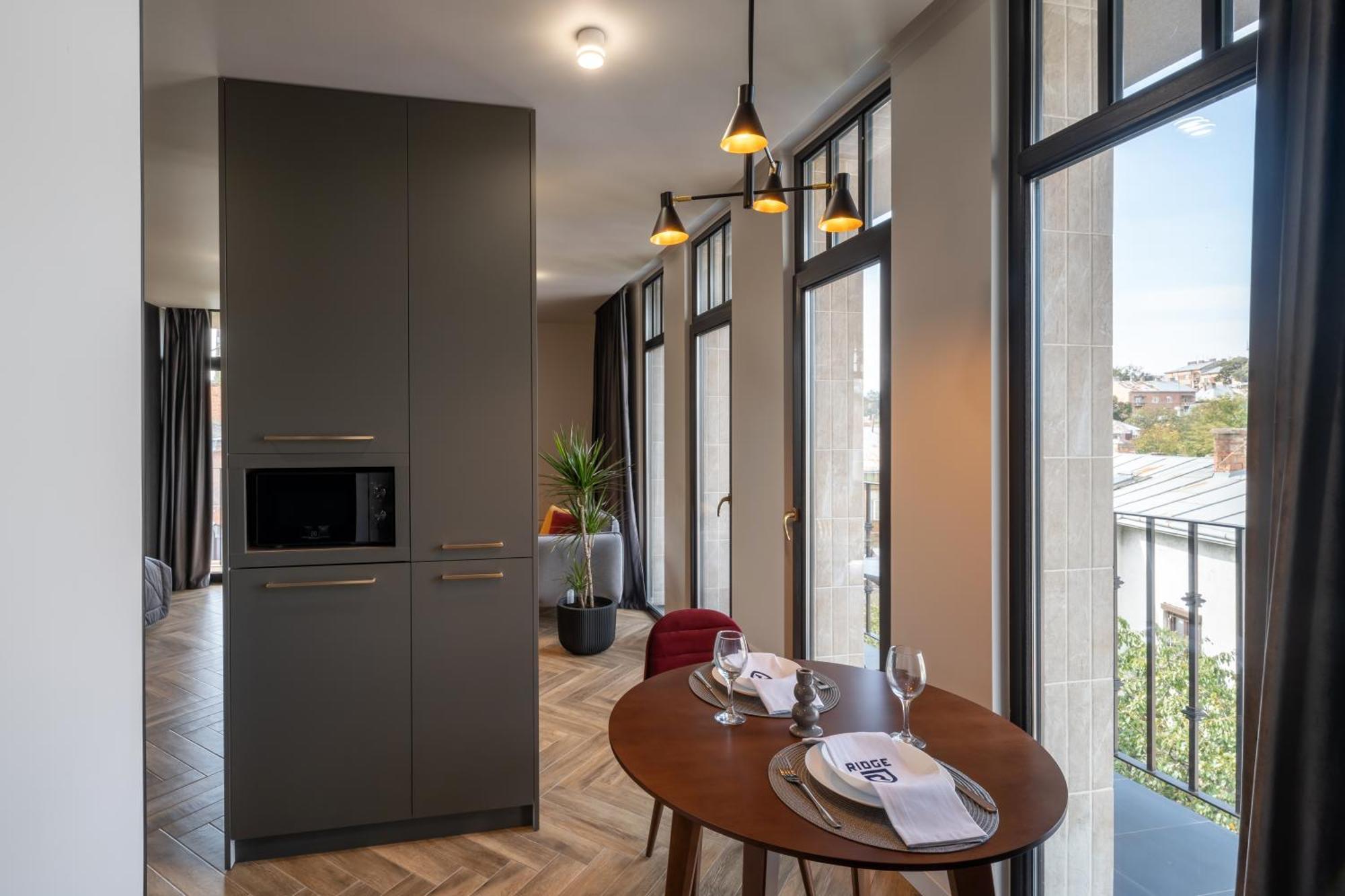 Ridge Apartment *